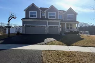 1169 Overhill Ct, Crystal Lake, IL 60012 - Photo 1