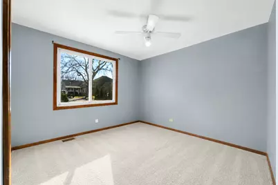 105 E Red Oak Avenue, Bensenville, IL 60106 - Photo 11