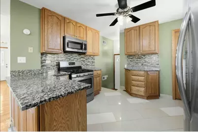 105 E Red Oak Avenue, Bensenville, IL 60106 - Photo 7