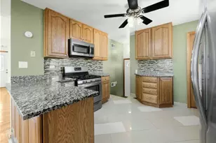 105 E Red Oak Ave, Bensenville, IL 60106 - Photo 7
