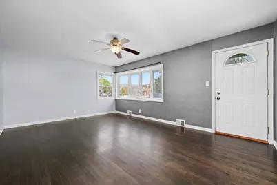 706 N Main Street, Mount Prospect, IL 60056 - Photo 3