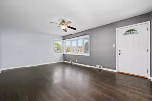 706 N Main St, Mount Prospect, IL 60056 - Photo 3