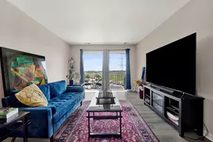 725 W Huntington Commons Rd, Mount Prospect, IL 60056 - Photo 9