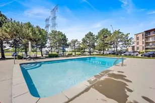 725 W Huntington Commons Rd, Mount Prospect, IL 60056 - Photo 21