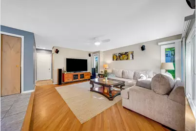 417 Lake Shore Boulevard, Wauconda, IL 60084 - Photo 9