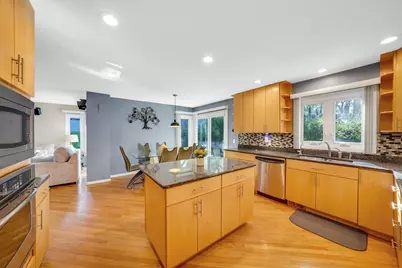 417 Lake Shore Boulevard, Wauconda, IL 60084 - Photo 5