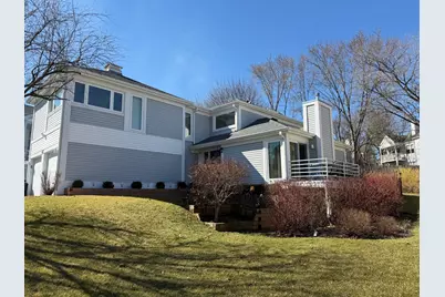 417 Lake Shore Boulevard, Wauconda, IL 60084 - Photo 1