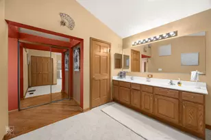 8 Fairfax Ct, Bolingbrook, IL 60490 - Photo 19