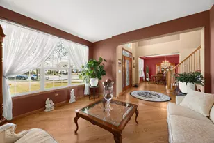 8 Fairfax Ct, Bolingbrook, IL 60490 - Photo 5