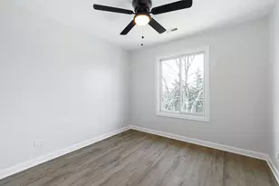 7000 Sussex Ct, Woodridge, IL 60517 - Photo 15