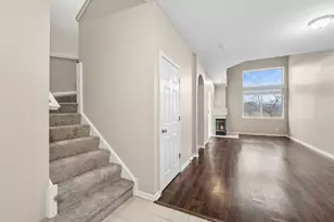 3039 Autumn Lake Dr, Aurora, IL 60504 - Photo 3