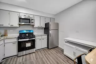 1133 S Finley Rd, Lombard, IL 60148 - Photo 7