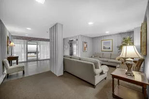 1133 S Finley Rd, Lombard, IL 60148 - Photo 17