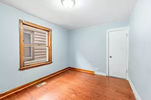 7022 S Rockwell St, Chicago, IL 60629 - Photo 7