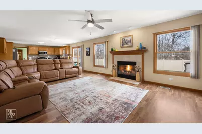 560 E Armitage Avenue, Addison, IL 60101 - Photo 9