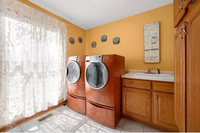 560 E Armitage Avenue, Addison, IL 60101 - Photo 25