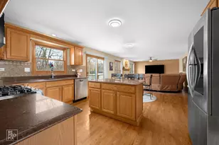 560 E Armitage Ave, Addison, IL 60101 - Photo 5