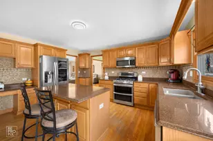 560 E Armitage Ave, Addison, IL 60101 - Photo 7