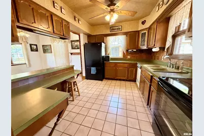 2340 7th Street, East Moline, IL 61244 - Photo 7