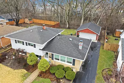 908 French Drive, Mundelein, IL 60060 - Photo 1