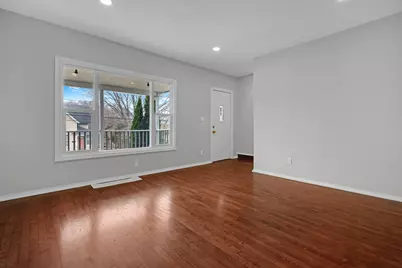 643 Wing Street, Elgin, IL 60123 - Photo 3