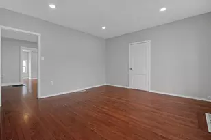 643 Wing St, Elgin, IL 60123 - Photo 5