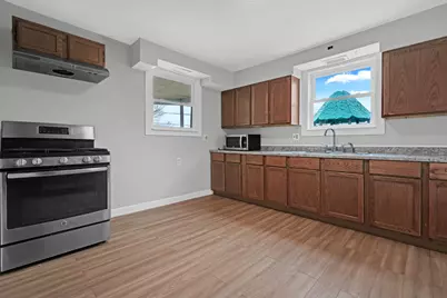 643 Wing Street, Elgin, IL 60123 - Photo 9