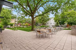 1800 W Roscoe St, Chicago, IL 60657 - Photo 23