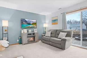 890 Fieldside Ln, Aurora, IL 60504 - Photo 11