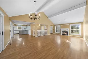 586 Holiday Dr, Lake Holiday, IL 60552 - Photo 7