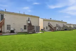 1497 Stonefield Dr, Dekalb, IL 60115 - Photo 3