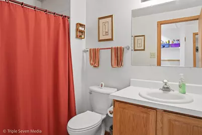 8640 Narragansett Avenue, Burbank, IL 60459 - Photo 23