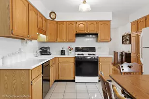 8640 Narragansett Ave, Burbank, IL 60459 - Photo 9