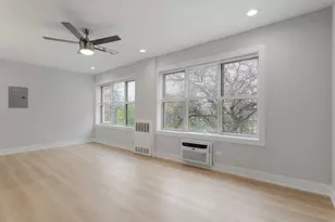 7070 N Sheridan Ave, Chicago, IL 60626 - Photo 5