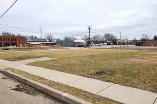 1612 5th St, Peru, IL 61354 - Photo 43