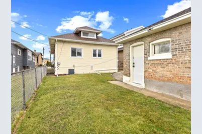 2610 Glos Avenue, Bellwood, IL 60104 - Photo 17