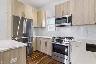 2862 N Woodard St, Chicago, IL 60618 - Photo 11