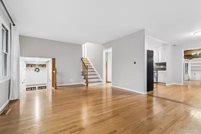 195 E Oak Glen Drive, Bartlett, IL 60103 - Photo 3