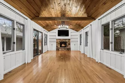 195 E Oak Glen Drive, Bartlett, IL 60103 - Photo 5