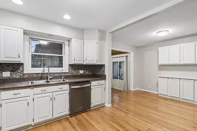 195 E Oak Glen Drive, Bartlett, IL 60103 - Photo 11