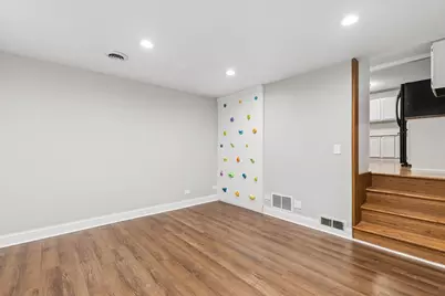 195 E Oak Glen Drive, Bartlett, IL 60103 - Photo 15