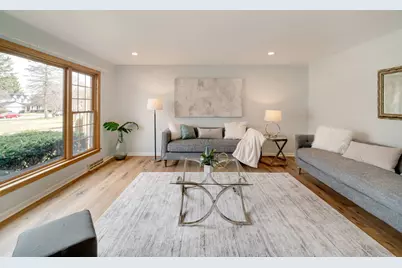 1341 Trinity Place, Libertyville, IL 60048 - Photo 5