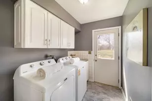 1341 Trinity Pl, Libertyville, IL 60048 - Photo 11