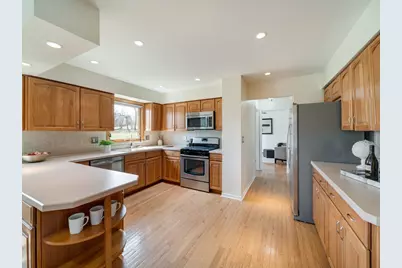 1341 Trinity Place, Libertyville, IL 60048 - Photo 9