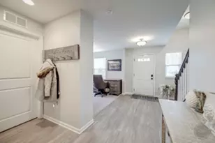 871 Finley Dr, Aurora, IL 60504 - Photo 7