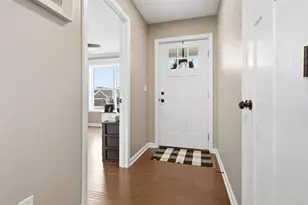 7 Boulder Dr, Carlock, IL 61725 - Photo 3