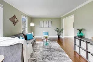 606 Thackeray Ln, Fox River Grove, IL 60021 - Photo 3