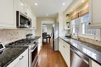 606 Thackeray Lane, Fox River Grove, IL 60021 - Photo 9