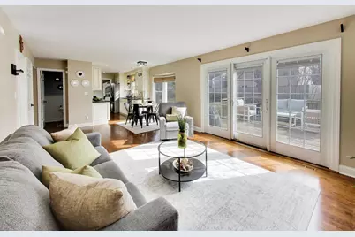 606 Thackeray Lane, Fox River Grove, IL 60021 - Photo 15