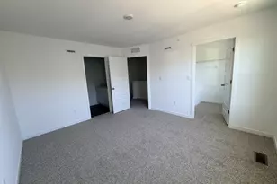 563 Yosemite Wy, Mundelein, IL 60060 - Photo 5